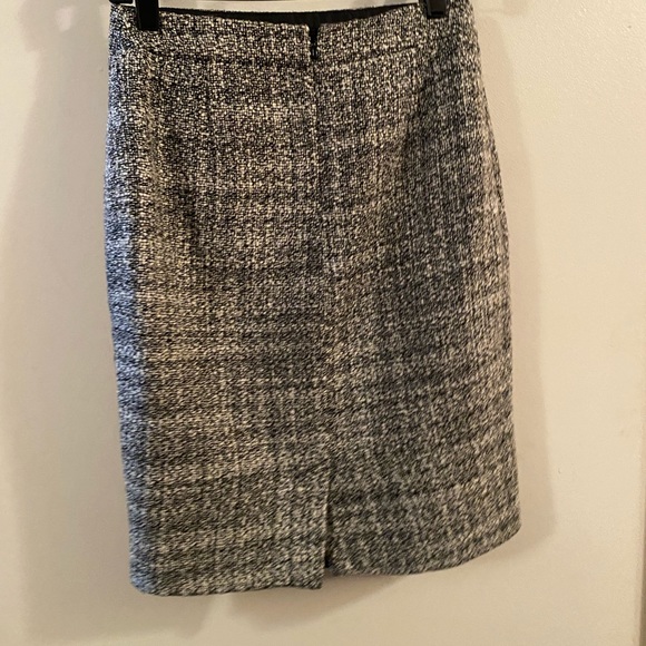 Women jacket, pant, skirts, suits sizes 2, 4 or 4P. $30-$40 or best offer. - Picture 10 of 16